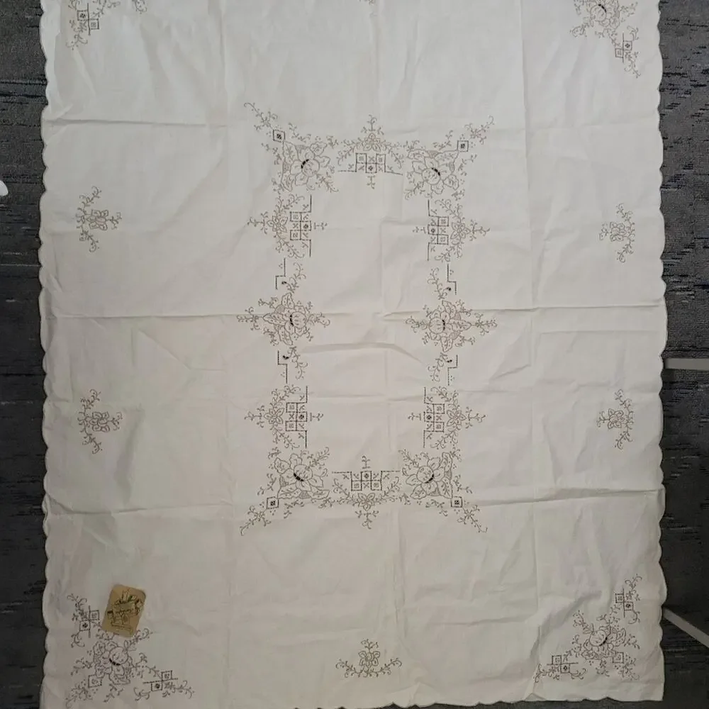 Handmade Spanish Embroidered Floral Cotton Tablecloth Cream Rectangular NWT